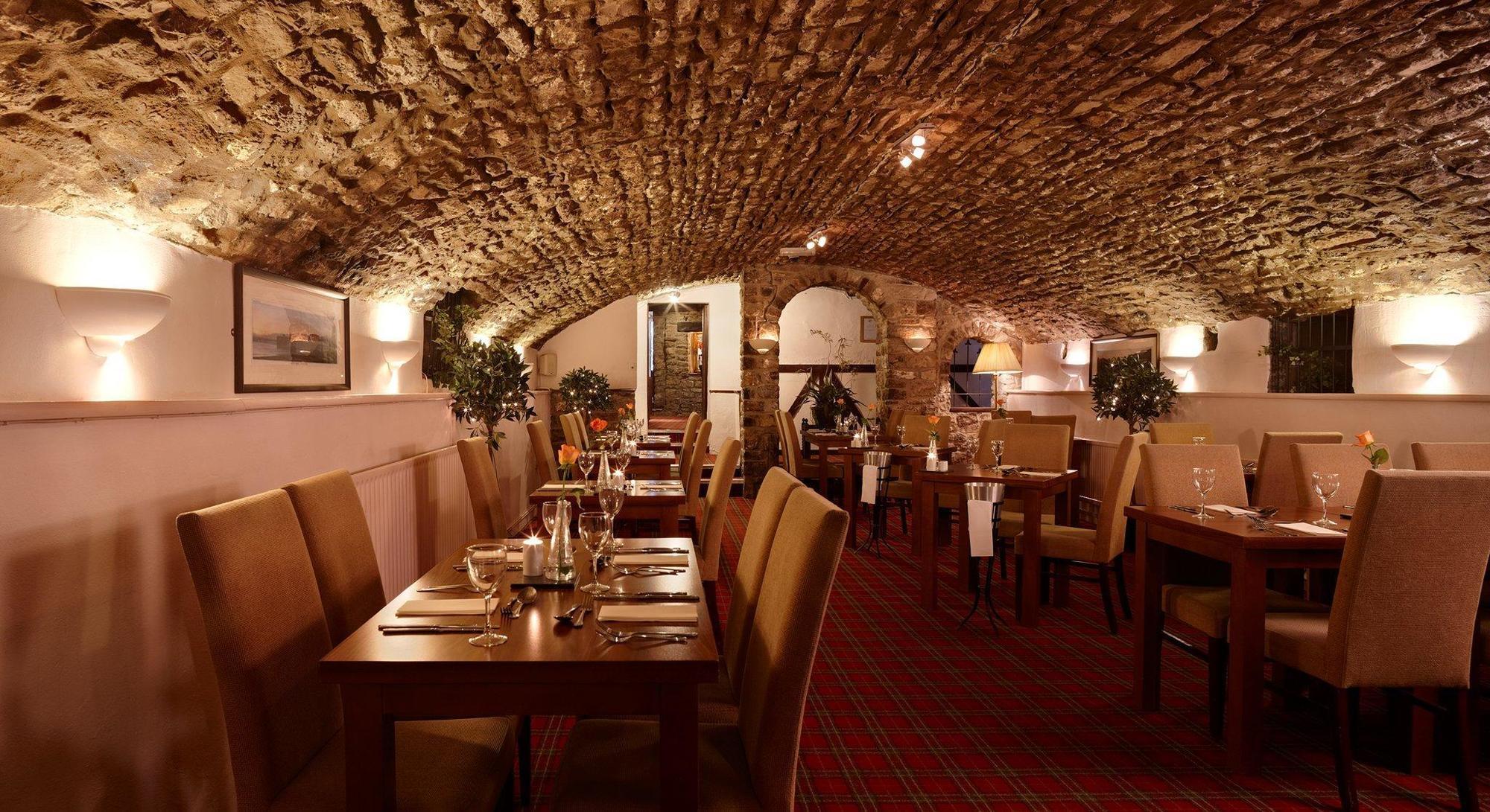 The Bear, Cowbridge 호텔 외부 사진